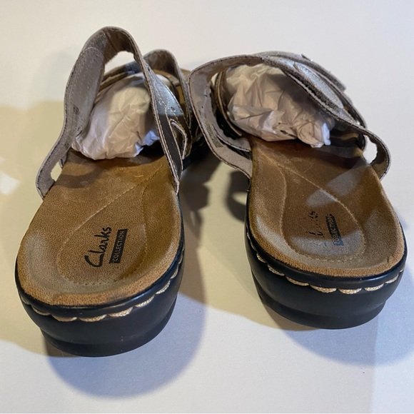 Clarks golden adjustable hook/loop sandals, GUC, may be leather size 10W see pic - Picture 9 of 11